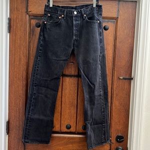 Levi Women's 501 Jeans ~ Black Stonewash ~ Button Fly ~ W 33_L 32